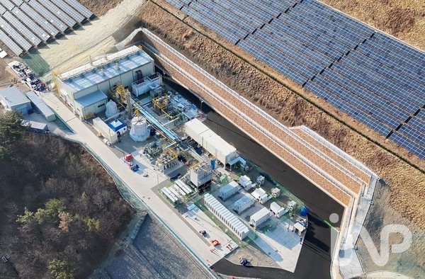 경북 김천시 소재 태양광2발전소 내 국내 최대규모 10MW급 수전해 '그린수소' 생산설비가 준공됐다. ⓒ사진제공=삼성물산